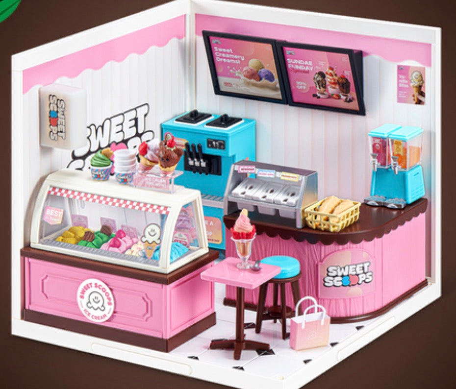 Mini Brands Mini Spaces Collection Mystery Capsule by ZURU (Styles Vary)